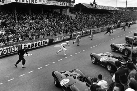 Duncan Hamilton i Tony Rolt, nr.12. Stirling Moss i Peter Walker – Jaguary D-Type, Reg Parnell i Roy Salvadori – Aston Martin DB3S SC.