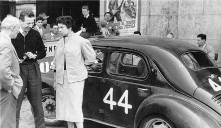 Queffeleant i Foret – Renault 4 CV.