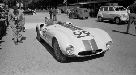 Briggs Cunningham i Sherwood Johnston – Cunningham C6-R.