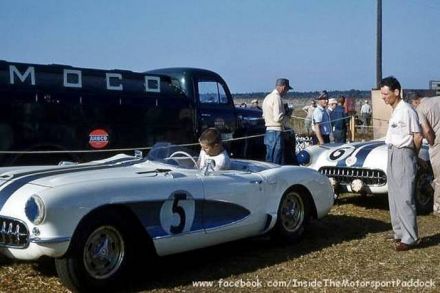 Dale Duncan i William Eager, Max Goldman i Ray Crawford – Chevrolet Corvette C1.