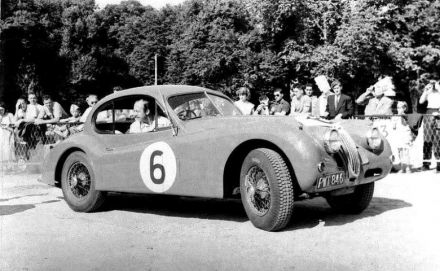 Robert Walshaw i Peter Bolton – Jaguar XK 140.