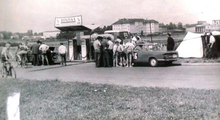 Jerzy Dobrzański i Andrzej Łobodziński – BMW 700 coupe Sport.