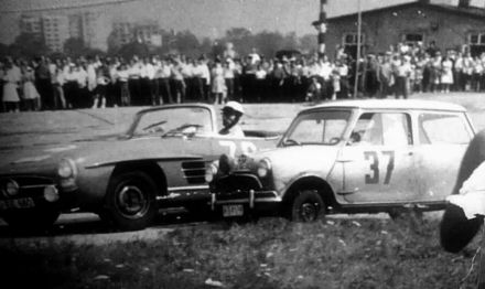 Marek Wachowski i Grzegorz Timoszek – Mercedes Benz 300 SL, Krzysztof Komornicki i Zenon Leszczuk – Morris Mini Cooper. 