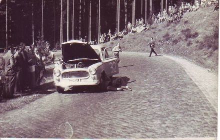 Kazimierz Jaromin i Szczepek – Peugeot 403.