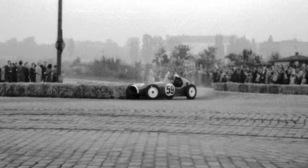 Henryk Nowak – Sam Triumph.