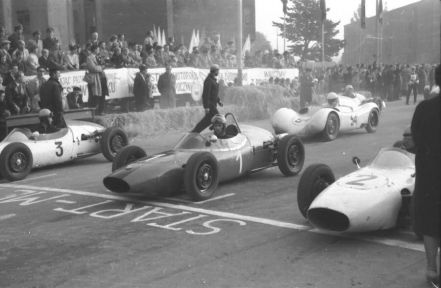Nr.3.Władysław Szulczewski, nr.1.Longin Bielak, nr.2.Antoni Weiner  wszyscy Rak Junior I Wartburg, nr.54.Władysław Paszkowski – Rak T2 Triumph.