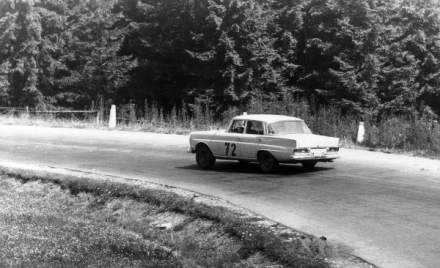 Dieter Glemser i Martin Braungart – Mercedes Benz 220 SE.