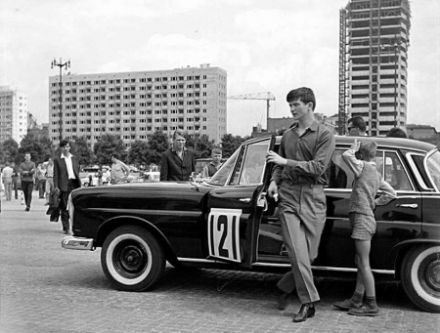 Andrzej Jaroszewicz i Marian Zatoń – Mercedes Benz 220.