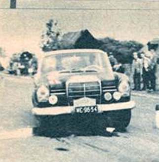 Andrzej Jaroszewicz i Marian Zatoń – Mercedes Benz 220. 