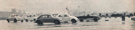Pierwszy wiraż w biegu kategorii turystycznej i oto…Syrenka ucieka VW i Wartburgowi.