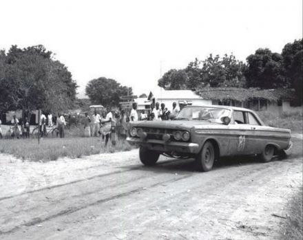 Viscount K.Mandeville i P.J.Walker – Lincoln Mercury Comet.