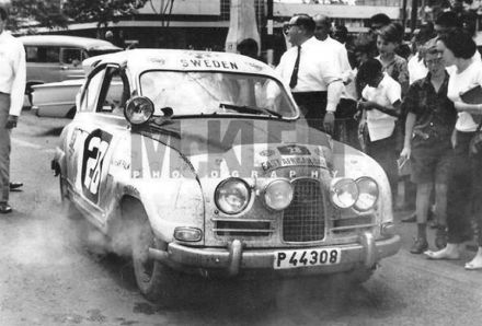 Erik Carlsson i Gunnar Palm – Saab 96 Sport.