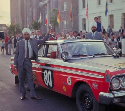 Joginder Singh i Jaswant Singh – Lincoln Mercury Comet.