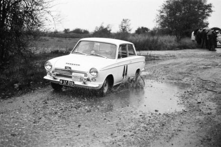 Ford Cortina