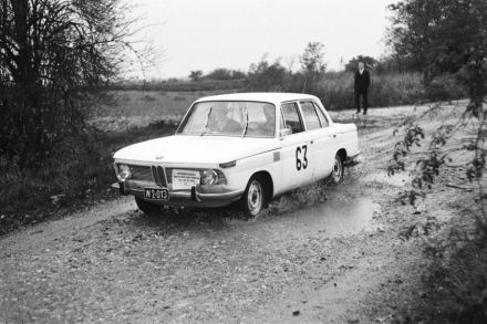 BMW 1800