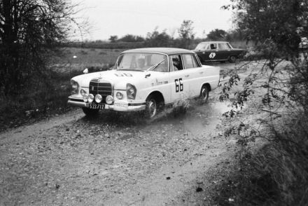 Mercedes Benz 220 SE
