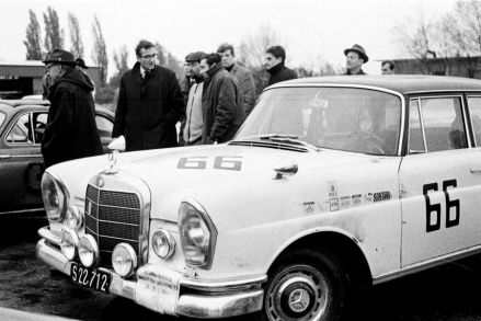 Mercedes Benz 220 SE