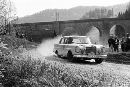 Mercedes Benz 220 SE