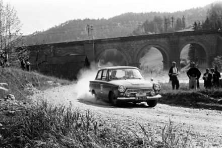Ford Cortina