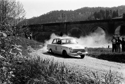 Ford Cortina