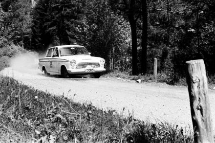Ford Cortina