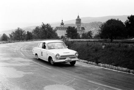 Ford Cortina