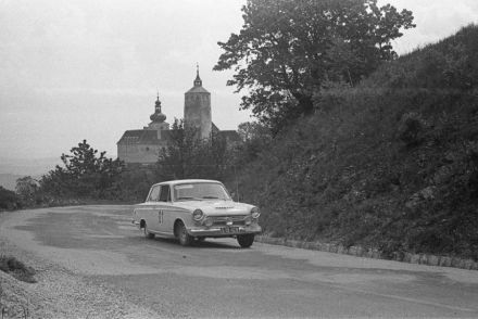Ford Cortina