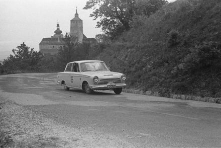 Ford Cortina