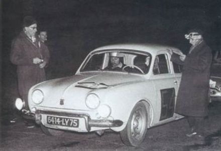 Renault Dauphine.
