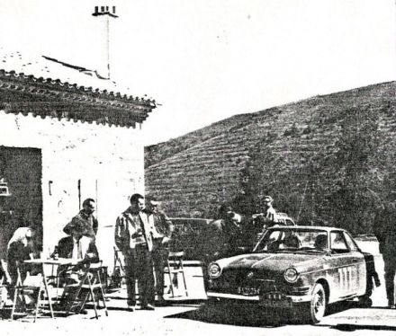 BMW 700