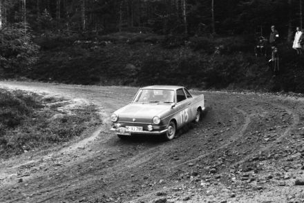 BMW 700