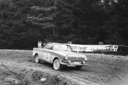 BMW 700