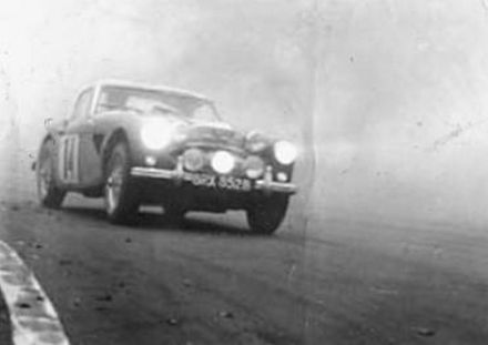 Timo Makinen i Don Barrow – Austin Healey 3000.