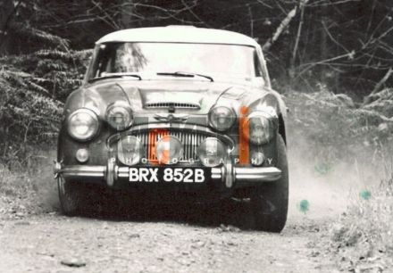 Timo Makinen i Don Barrow – Austin Healey 3000.