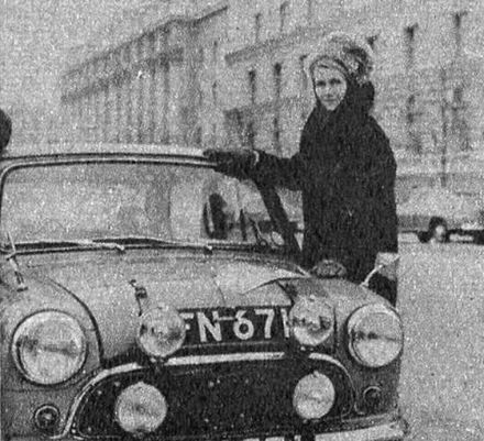 Shaleagh Aldersmith i Elisabeth Jones – BMC Mini Cooper S.