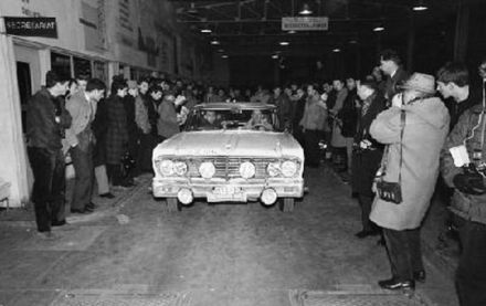 Peter Harper i John Sprinzel – Ford Falcon Sprint.