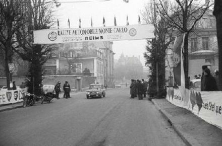 Erik Whitmore i John Romer – Hillman Imp.
