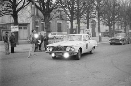 Esko Keinanen i Jyrki Ahava – Plymouth Vaillant.