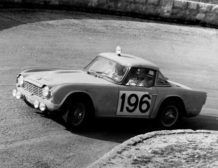 Jean Jacques Thuner i John Gretener – Triumph TR 4.