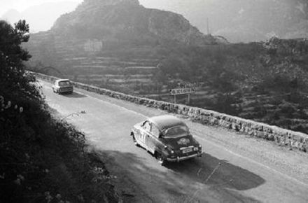 Erik Carlsson i Gunnar Palm – Saab 96 Sport.