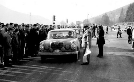 Dieter Glemser i Martin Braungart – Mercedes Benz 300 SE.