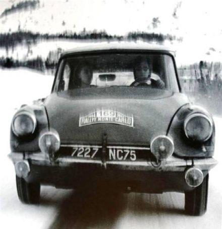 Lucette Pointet i Francoise Houillon – Citroen DS 19.