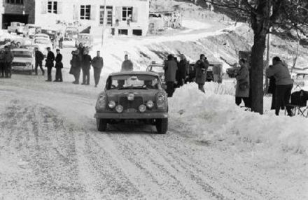 Dieter Glemser i Martin Braungart – Mercedes Benz 300 SE.