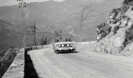 Peter Harper i John Sprinzel – Ford Falcon Sprint.