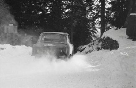 Robert Tixador i Vincent Percher – Auto Union DKW Junior 900.