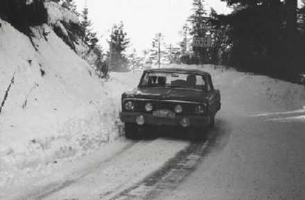 Jo Schlesser i Claude le Guezec – Ford Falcon Sprint Futura.