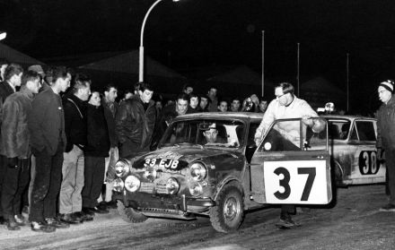 Paddy Hopkirk i Henry Liddon – BMC Mini Cooper S.
