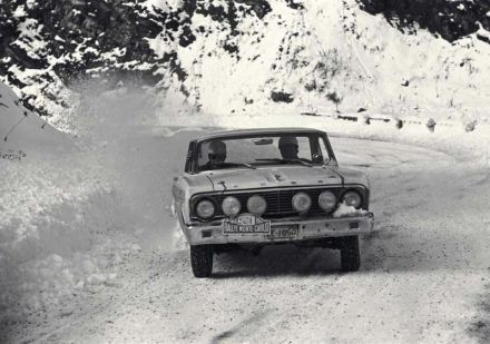 Graham Hill i Ian Walker – Ford Falcon Sprint.