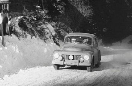 Carl Marius Syberg i Paul Olsen – Volvo PV 544.