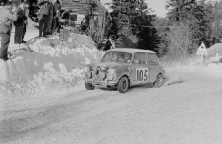 Rauno Aaltonen i Tony Ambrose – BMC Mini Cooper S.